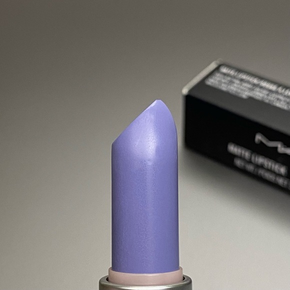 MAC “Flatter Me Fierce” Lipstick - Picture 9 of 12